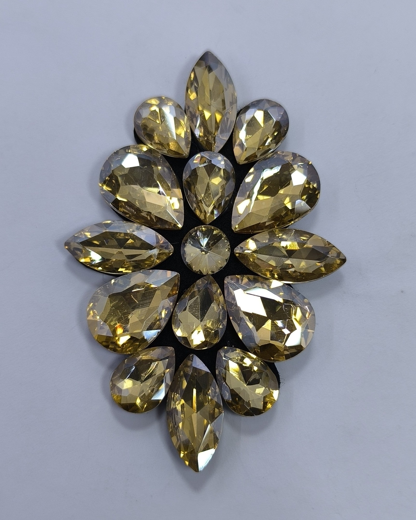 Crystal Motifs - M04