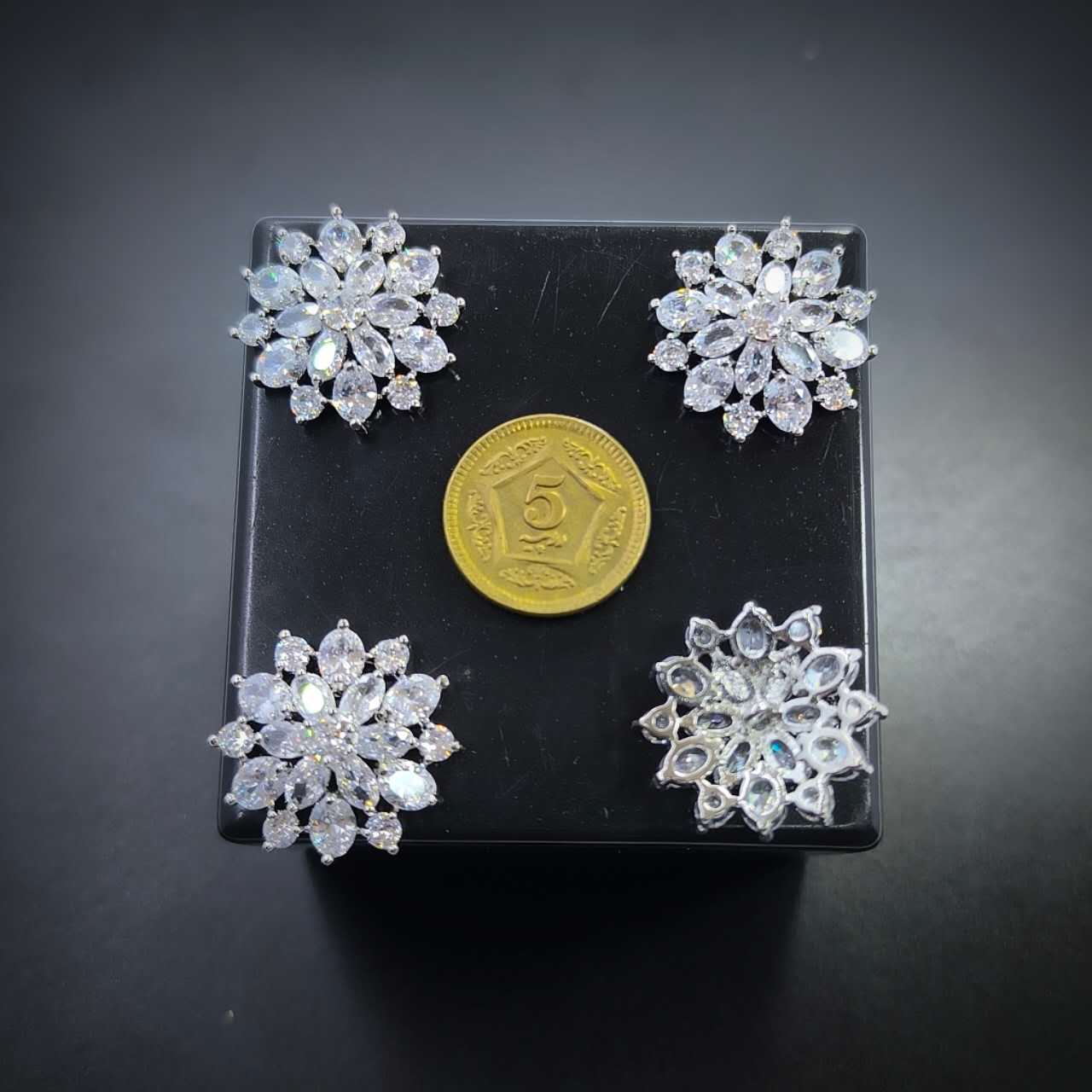 Metal Crystal Button - B06