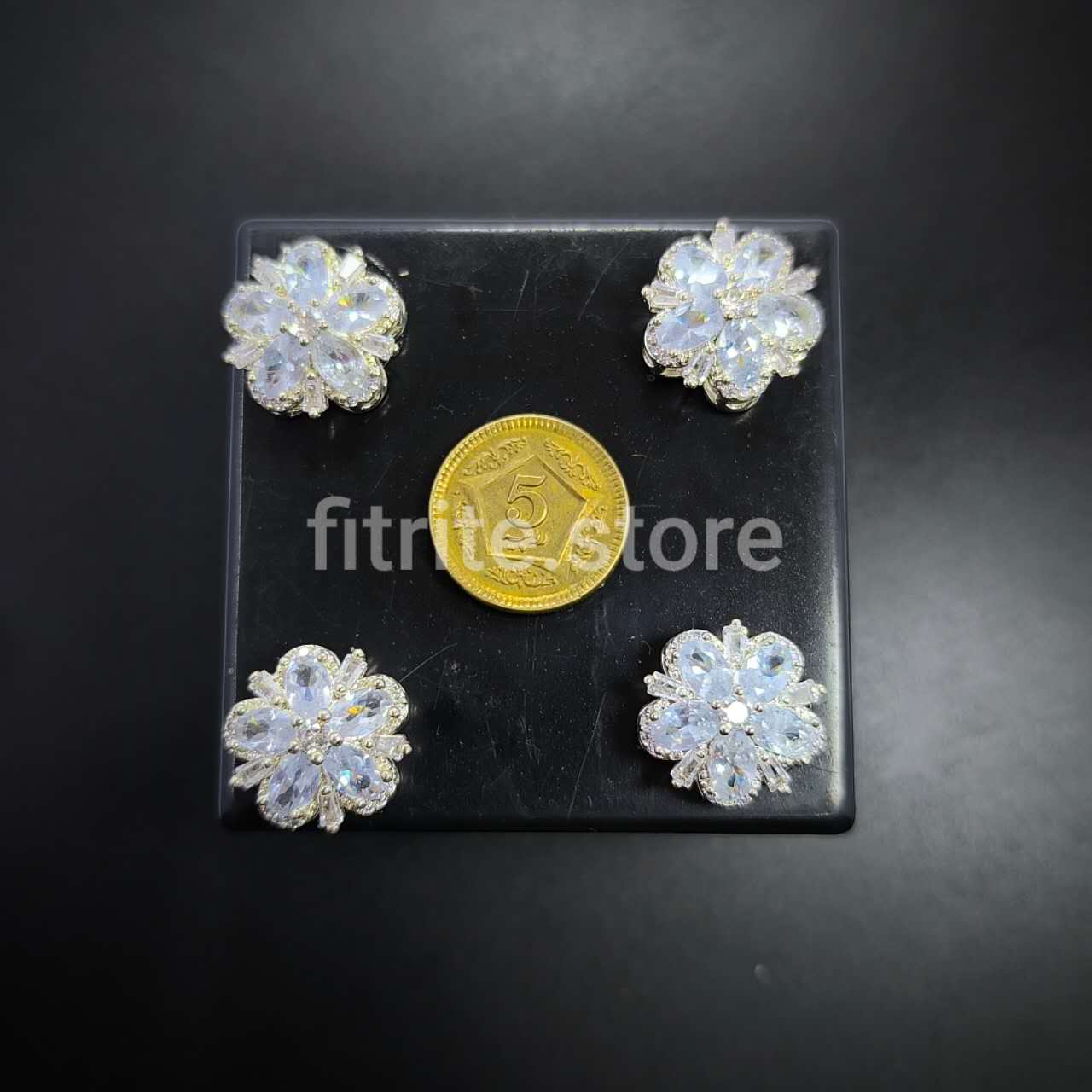 Metal Crystal Button - B16