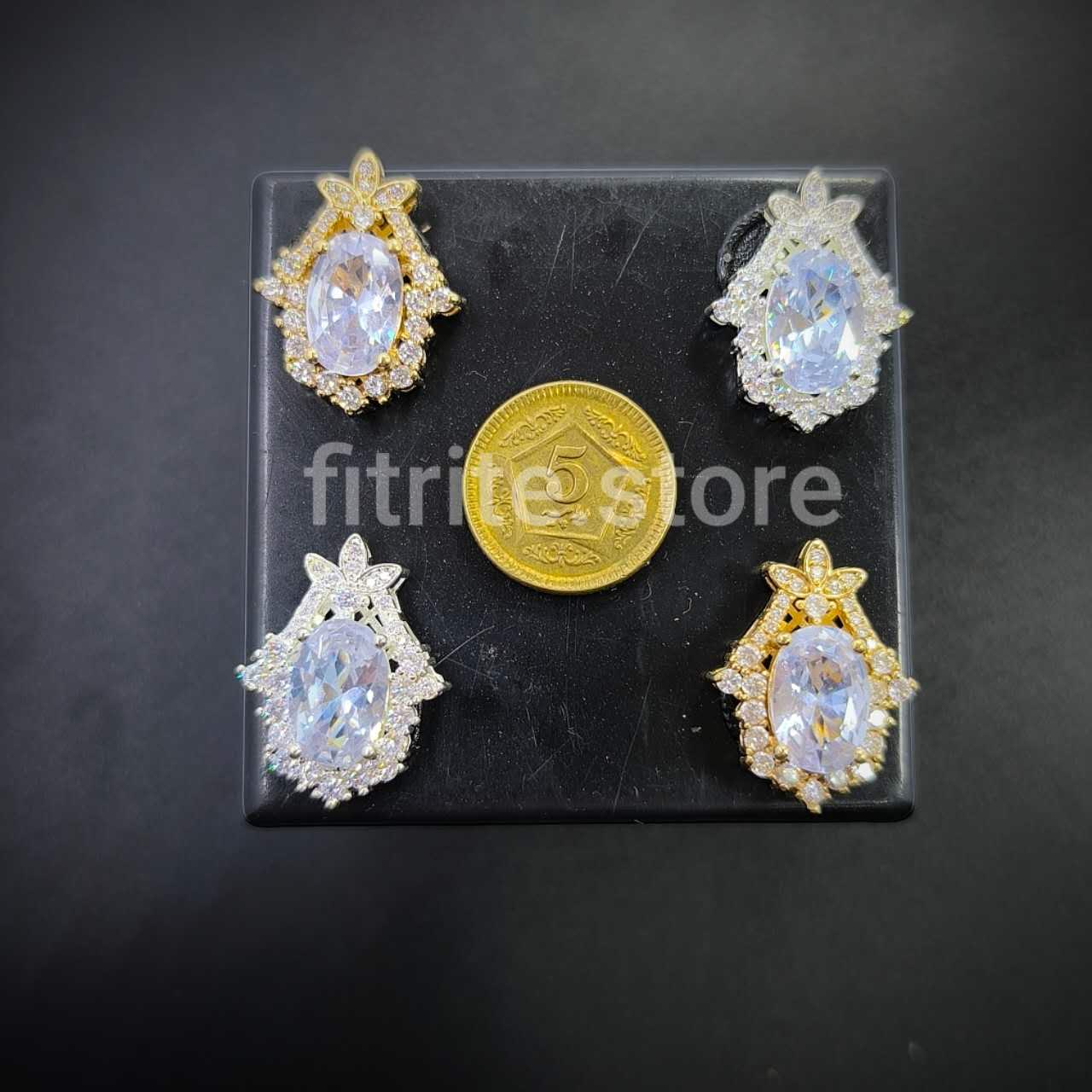 Metal Crystal Button - B18