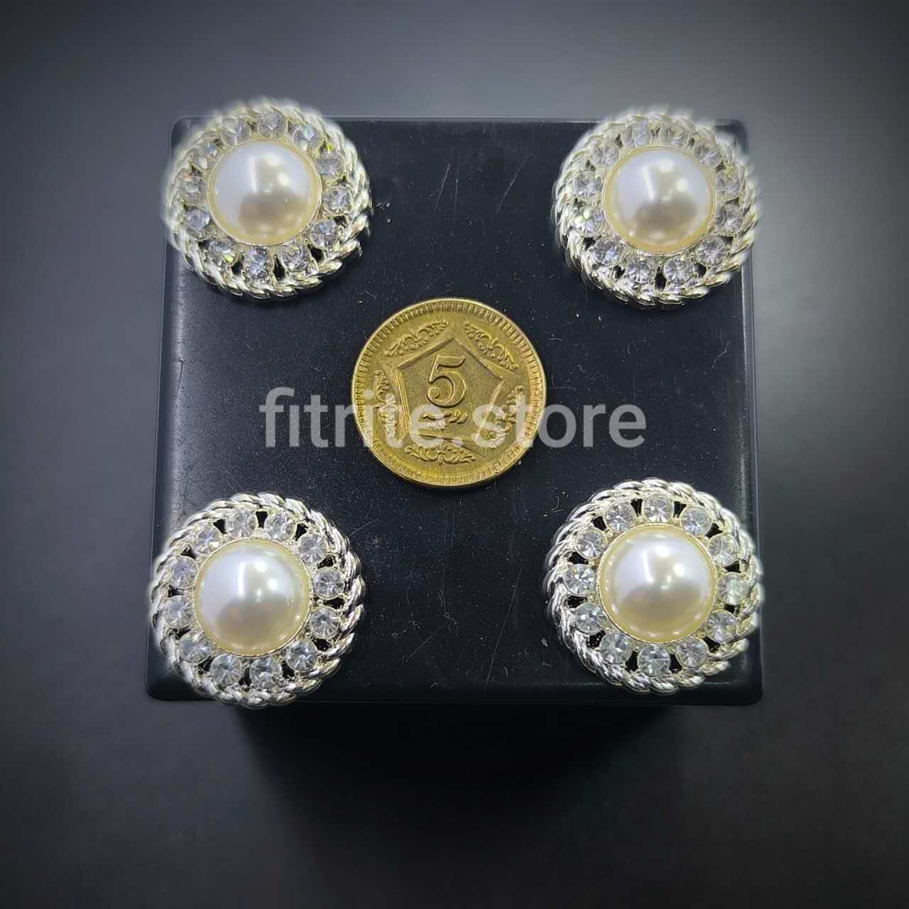 Metal Pearl Button - B24