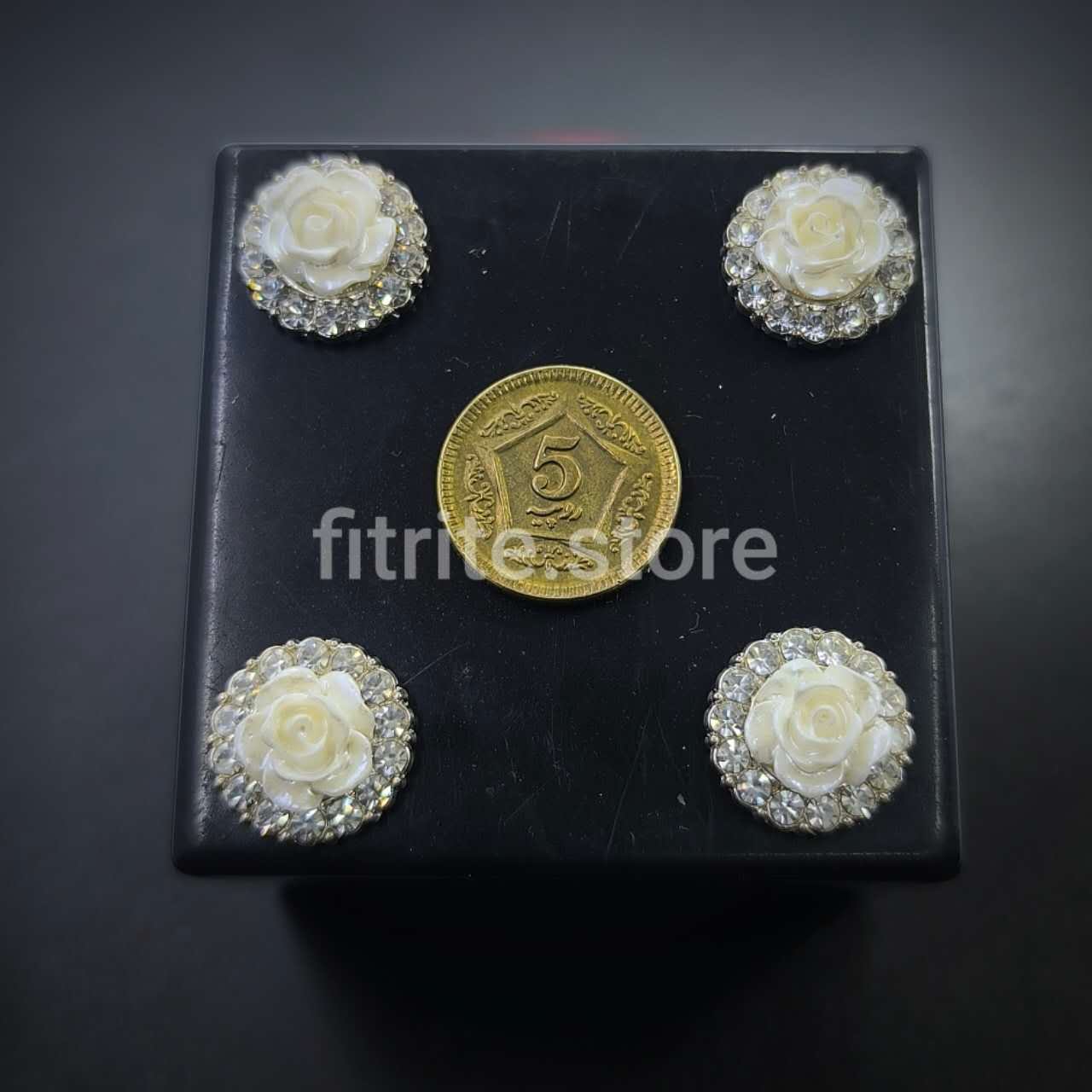 Metal Flower Button - B26