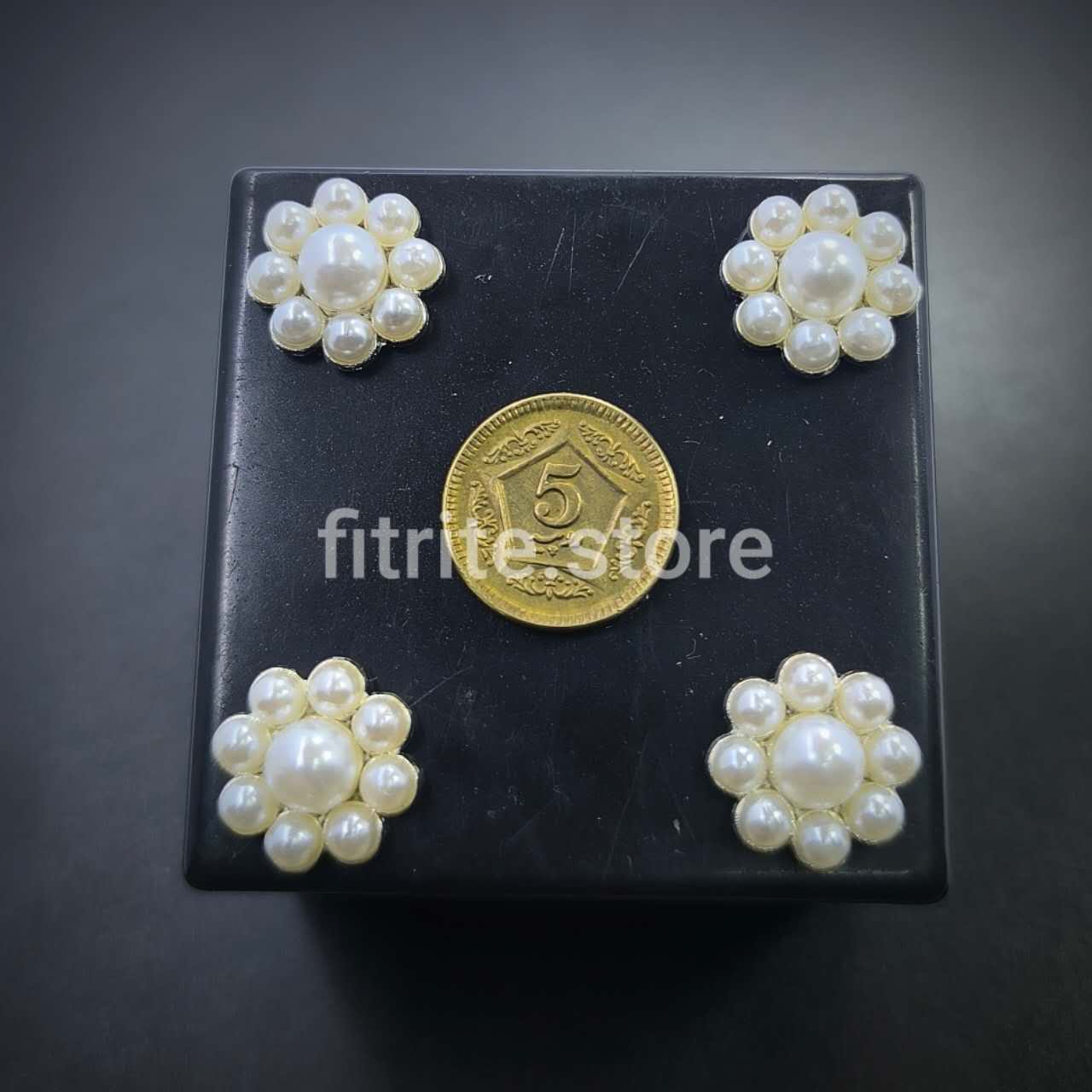Metal Pearl Flower Button - B29