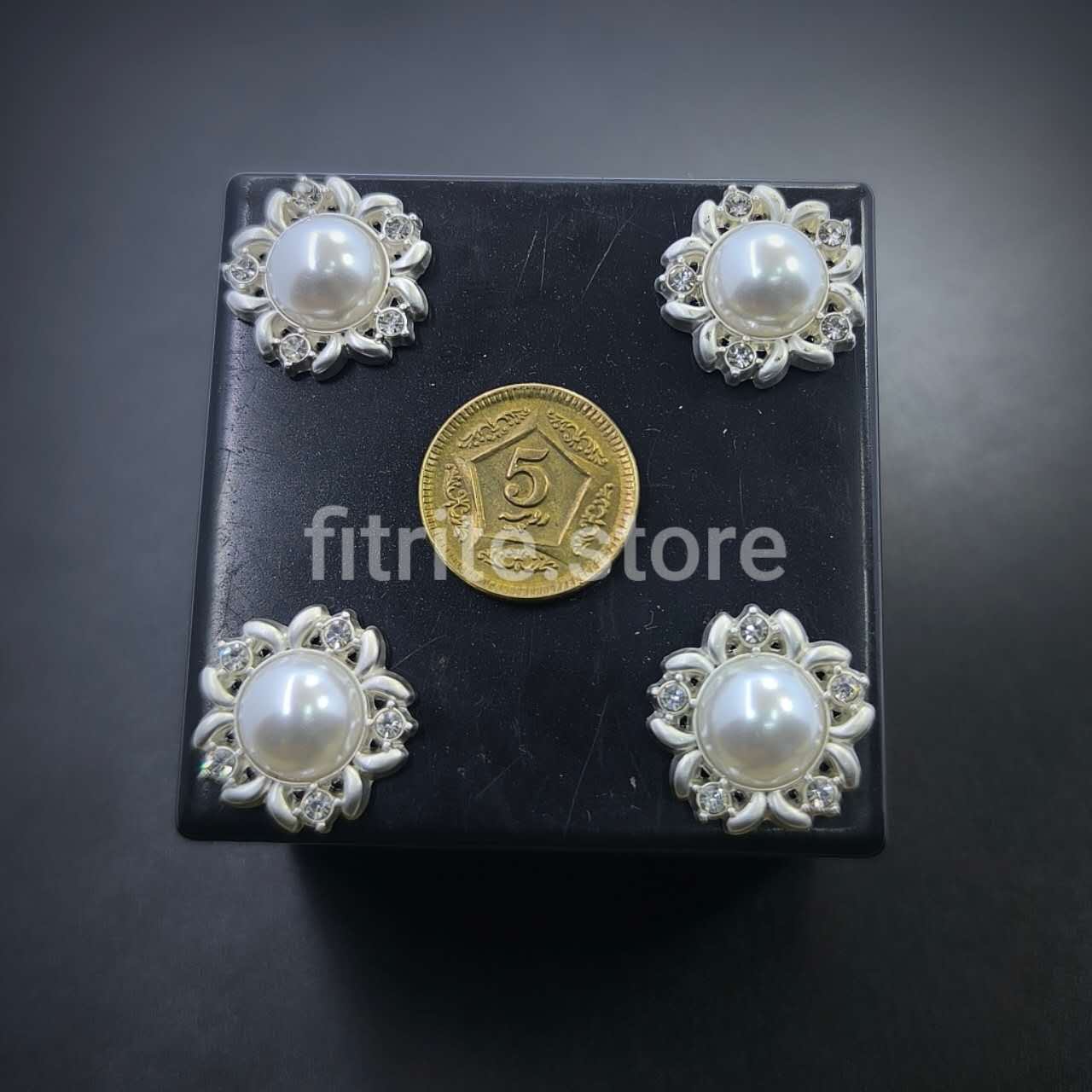 Metal Pearl Flower Button - B31